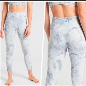 Athleta Elation Snow Dye 7/8 Tight Womens Medium Leggings